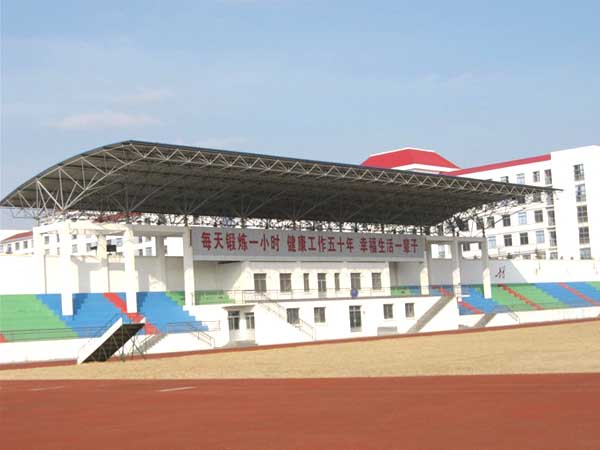 克孜勒苏柯尔克孜操场看台网架工程